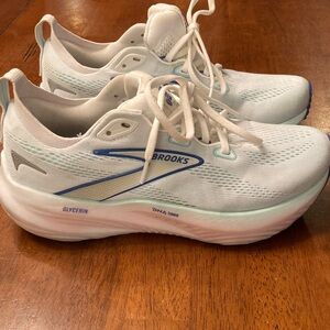 Brooks Women's White and Blue Athletic Shoes
